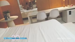 Dei um cha buceta no cara