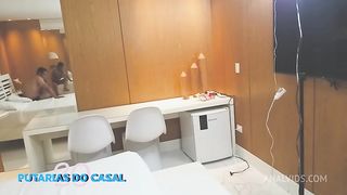 Dei um cha buceta no cara