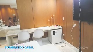 Dei um cha buceta no cara