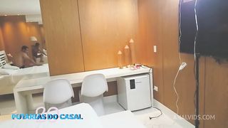 Dei um cha buceta no cara