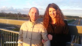 Partie de baise a trois pour une belle brune aux gros nichons!