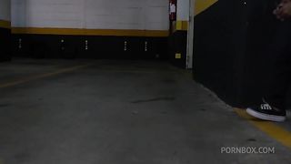 Wee man fucks brazilian blonde