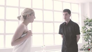 LIZ RAINBOW FINGERED BY THE MASSEUR