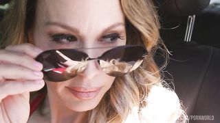 Real Estate Agent McKenzie Lee Takes Anal Pounding From Client GP2515