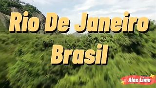 Minha amiga, Ana Julia , cheia de tessao me liga e me chama para tranzar