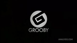 TRANSEXPOV: Izzy Wilde in Hardcore Yoga