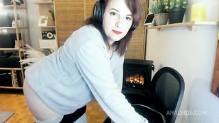 Beautiful italian milf fart in pajamas