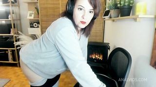 Beautiful italian milf fart in pajamas
