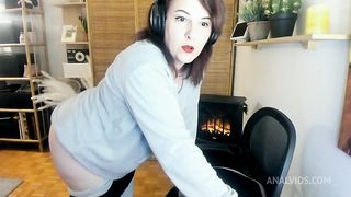 Beautiful italian milf fart in pajamas