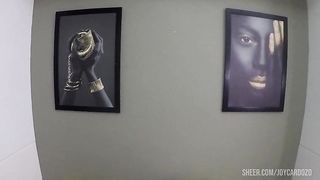 Ela esperou seu marido dormir pra ir dar pro seu melhor amigo