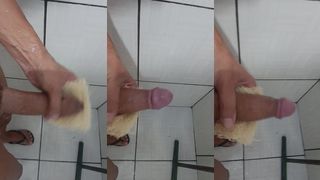 THIAGOIANIA NO BANHO