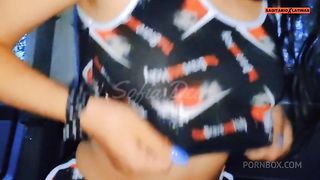 UNA MAMADA SEXO ORAL EN EL AUTO SOFIA DEEP