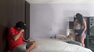 JOVEN ME ENTREGA A SU NOVIA PARA PAGAR SUS DEUDAS DE ARRIENDO.