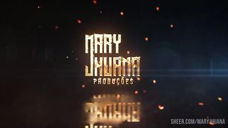 Peituda largou o livro pra colocar as bolinhas no cu- Mary Jhuana