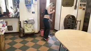 The housekeeper squirts after taking it in the ass