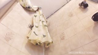 Big Italian giantess in the shower
