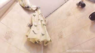 Big Italian giantess in the shower