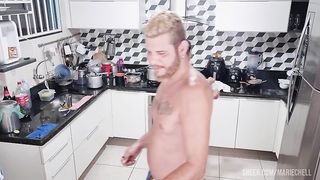 He caught me in the kitchen and I stayed open, too bad the camera didn't film until the end!