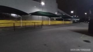 Transando no banheiro do supermercado com a loira safada