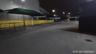 Transando no banheiro do supermercado com a loira safada