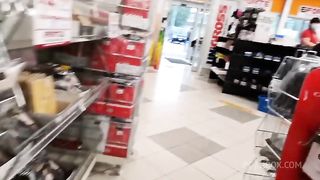 Farts in a very risky shopping mall!