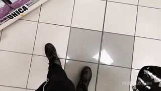 Farts in a very risky shopping mall!