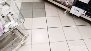 Farts in a very risky shopping mall!