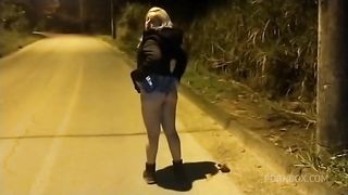 Blowjob in the street until the police arrive