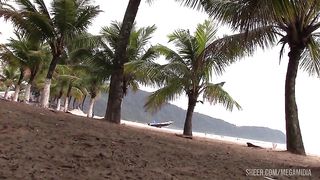 Encontrei uma vagaba na praia e levei para foder o cu em casa.