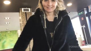 Walking with Luna and her excellent blowjobs