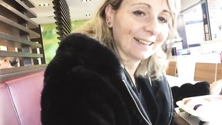 Walking with Luna and her excellent blowjobs