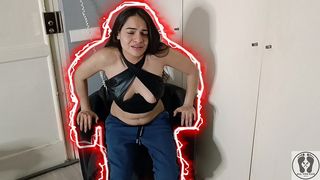 HOUSE BURGLAR BUTTCRACK WAS ELECTROCUTED IN THE CHAIR