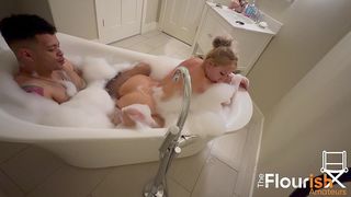 BUBBLE BATH TIME WITH VERONICA CRUZ AND DEXXX BLUE