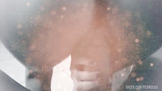 Gozando e gritando no banheiro