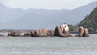 Encontramos a ninfeta na praia, deliciosa, levamos para foder em casa