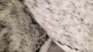 Tocando a Mi Hermanastra Embarazada Bajo Las Sabanas