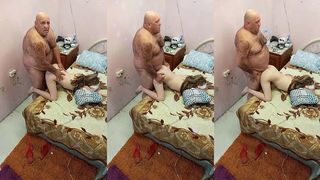 NOVINHA TAVA COM MUITO TESAO ENTAO PROCUROU O ELE PRA DAR GOSTOSO