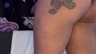 YELLOW BEAUTY BOOTY BOUNCING!!