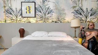 MEU VIZINHO ME FEZ UMA SURPRESA ME AO LEVOU A MOTEL SEXO AO EXTREMO