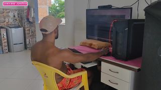 RESOLVI TESTA O MARCIO BAIANO REBOLANDO MINHA RABA NA CARA DELE E A REACAO DELE NAO FOI DIFERENTE MIM FUDEU TODINHA ATE MOLHAR TUDINHO MINHA BUCETA