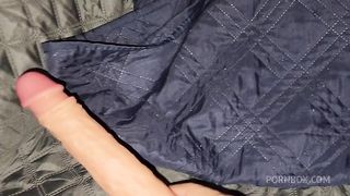 Encuentro A mi Hermanastra sin Ropa bajo las sabanas Y Aprovecho la oportunidad