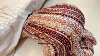 SAUDI BEAUTIFUL BIG ASS & TIGHT PUSSY STEPMOM STUCK UNDER BED NOW SHE WANT ROUGH ANAL FROM STRANGER