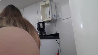 BUSTY MARRIED WOMAN WITH A HUGE ASS ENDED UP HAVING SEX.