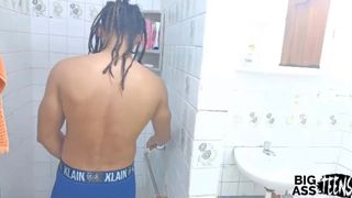 I FUCK MY STEPSISTER AND SHE MAKES ME CUM INSIDE