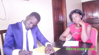 Neither seen nor known with my colleague at the office under the effect of the December cold, we decide to warm up in the office during the absence of our boss and despite the fact that he surprises u