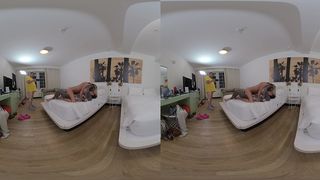 BLONDE BOMBSHELLS CHLOE & KHLOE SCHEME, SEDUCE, AND SHARE COCKS!