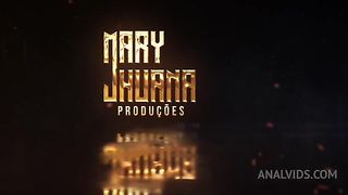 Freira safada colocou o plug no cuzinho e gozou gostoso - Mary Jhuana