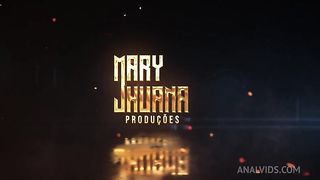 Bbw se exibiu piscou o cuzinho e gozou na sacada do seu apartamento - Mary Jhuana