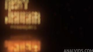 Bbw se exibiu piscou o cuzinho e gozou na sacada do seu apartamento - Mary Jhuana