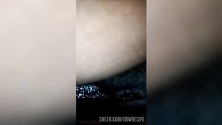 Safada gemendo e pedindo porra no rabo
